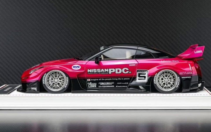 Nissan R35 GT-RR LBWK (Metallic Pink/ Black) [Davis & Giovanni] 1/18 scale