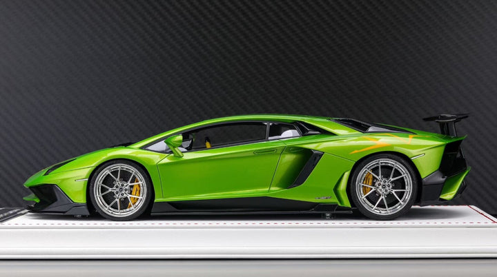 Lamborghini Aventador LP750 SV LBWK (Metallic Green)[Davis & Giovanni]1:18 scale
