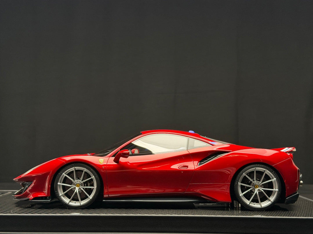 Ferrari 488 Pista (Rosso Magma, Blue/ White Stripe)[Davis & Giovanni] 1:12 scale