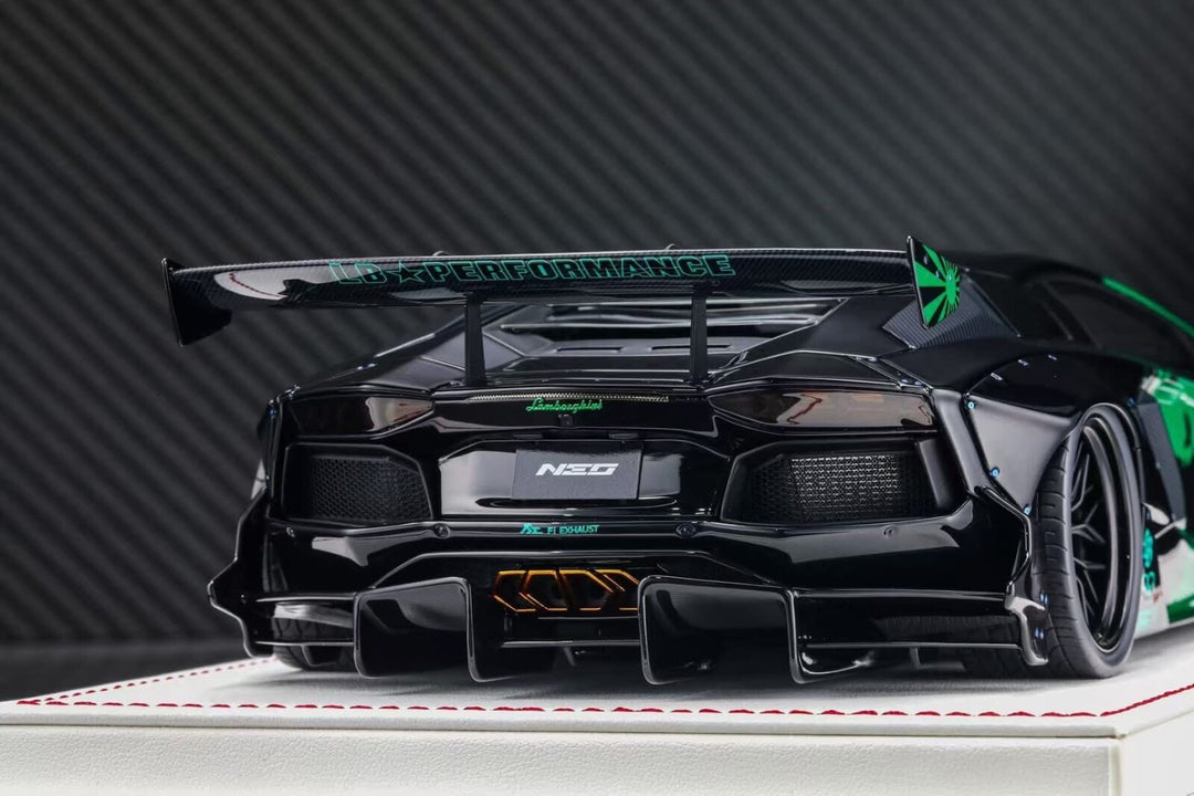 Lamborghini Aventador 2.0 LBWK (Green/ Black) [Davis & Giovanni] 1:18 scale