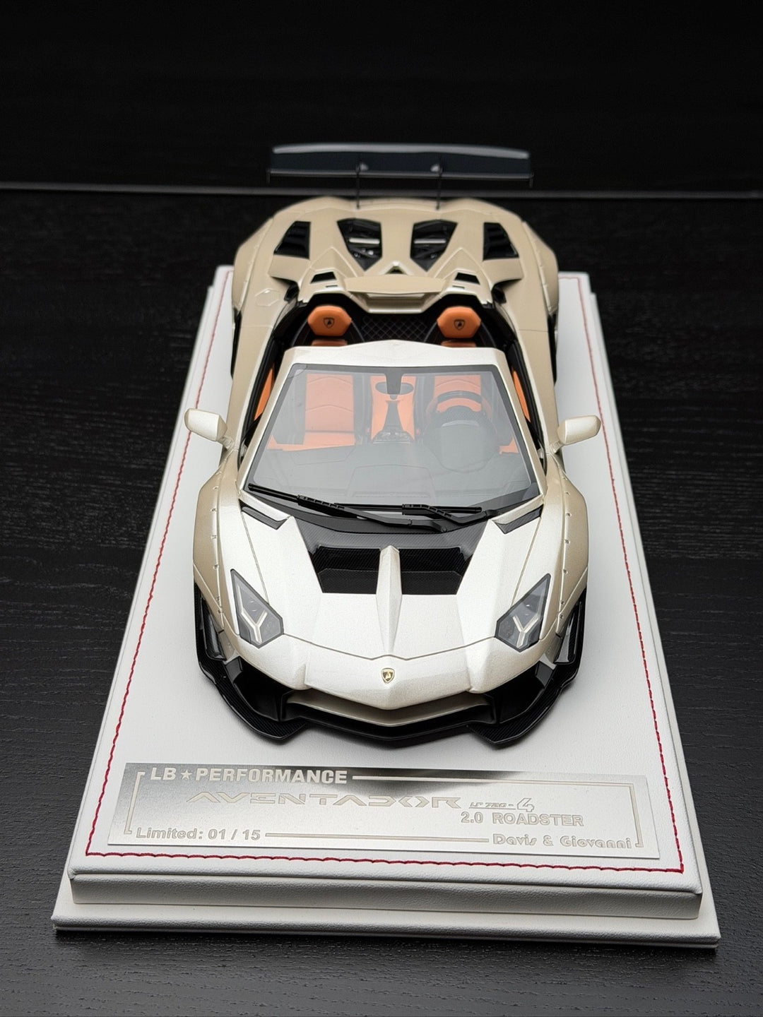 Lamborghini Aventador 2.0 Roadster LBWK (Cream) [Davis & Giovanni] 1:18 scale