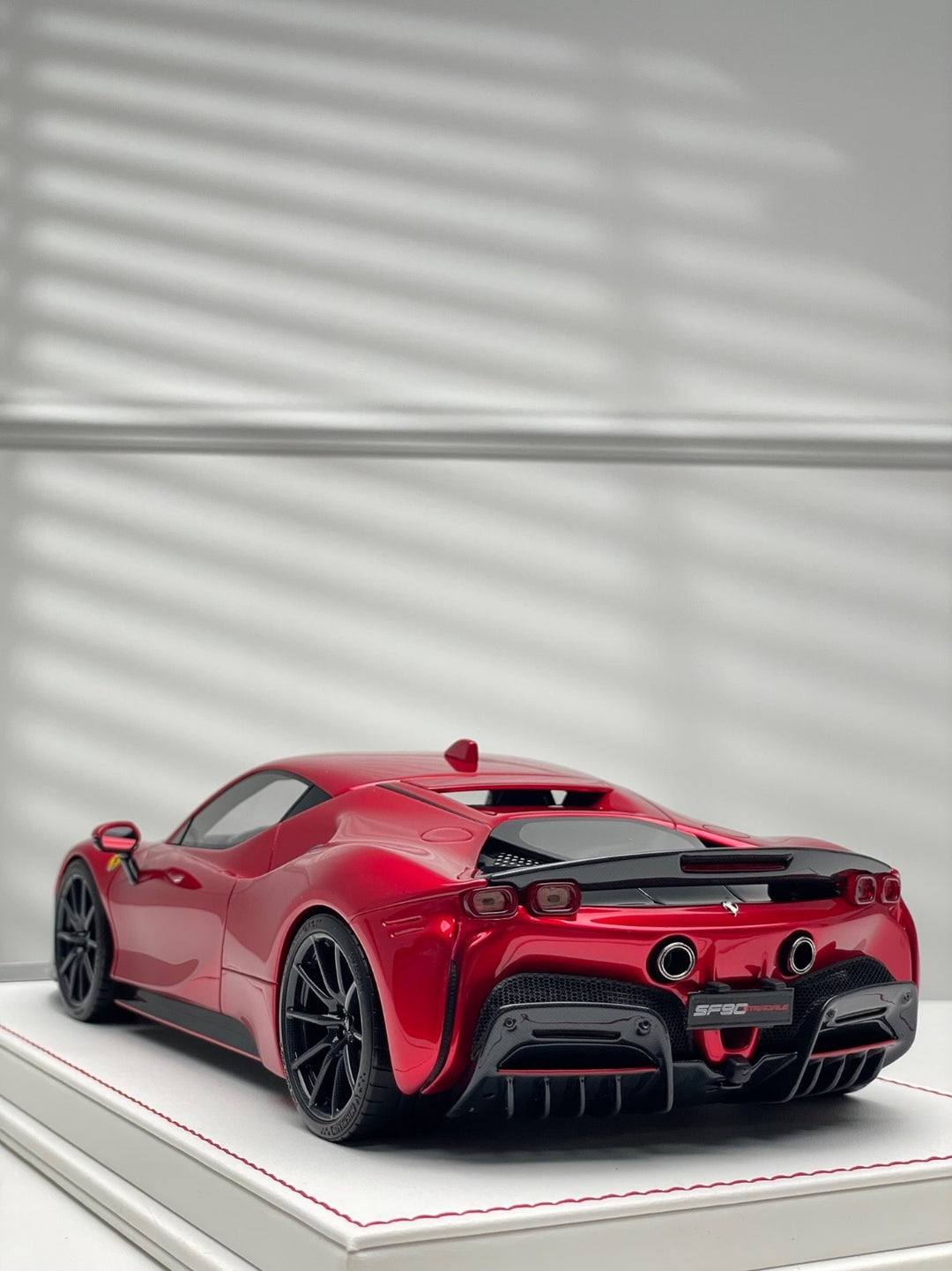 Ferrari SF90 Stradale (Candy Red) [Davis & Giovanni] 1/18 scale
