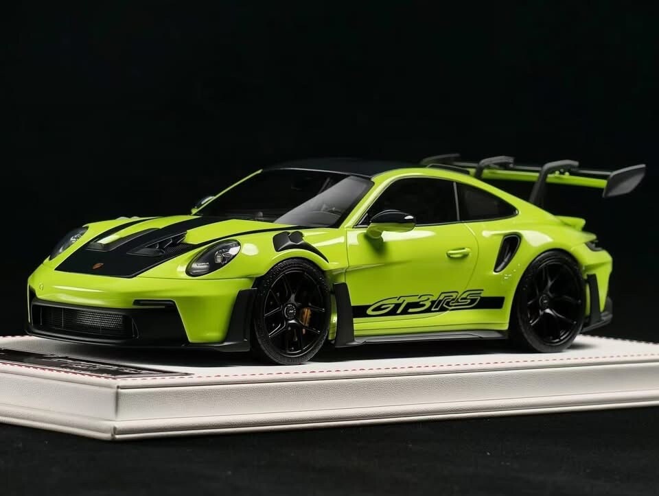Porsche 911 GT3RS (Neon Yellow) [Davis & Giovanni] 1:18 scale