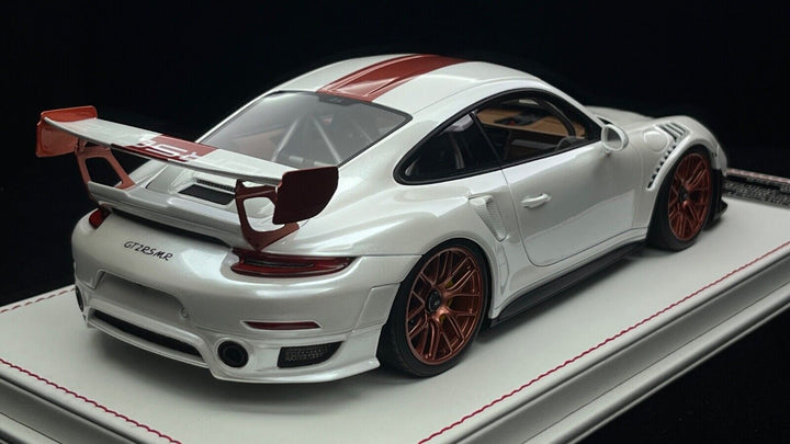 Porsche 911 GT2RS MR (Pearl White) [Davis & Giovanni] 1/18 scale - 1 OF 1