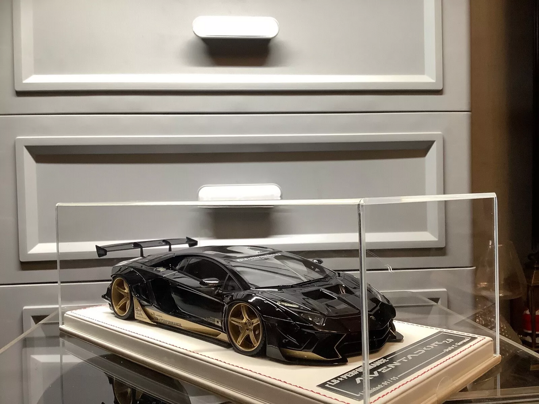 Lamborghini Aventador 2.0 LBWK (Black/ Gold) [Davis & Giovanni] 1/18 scale