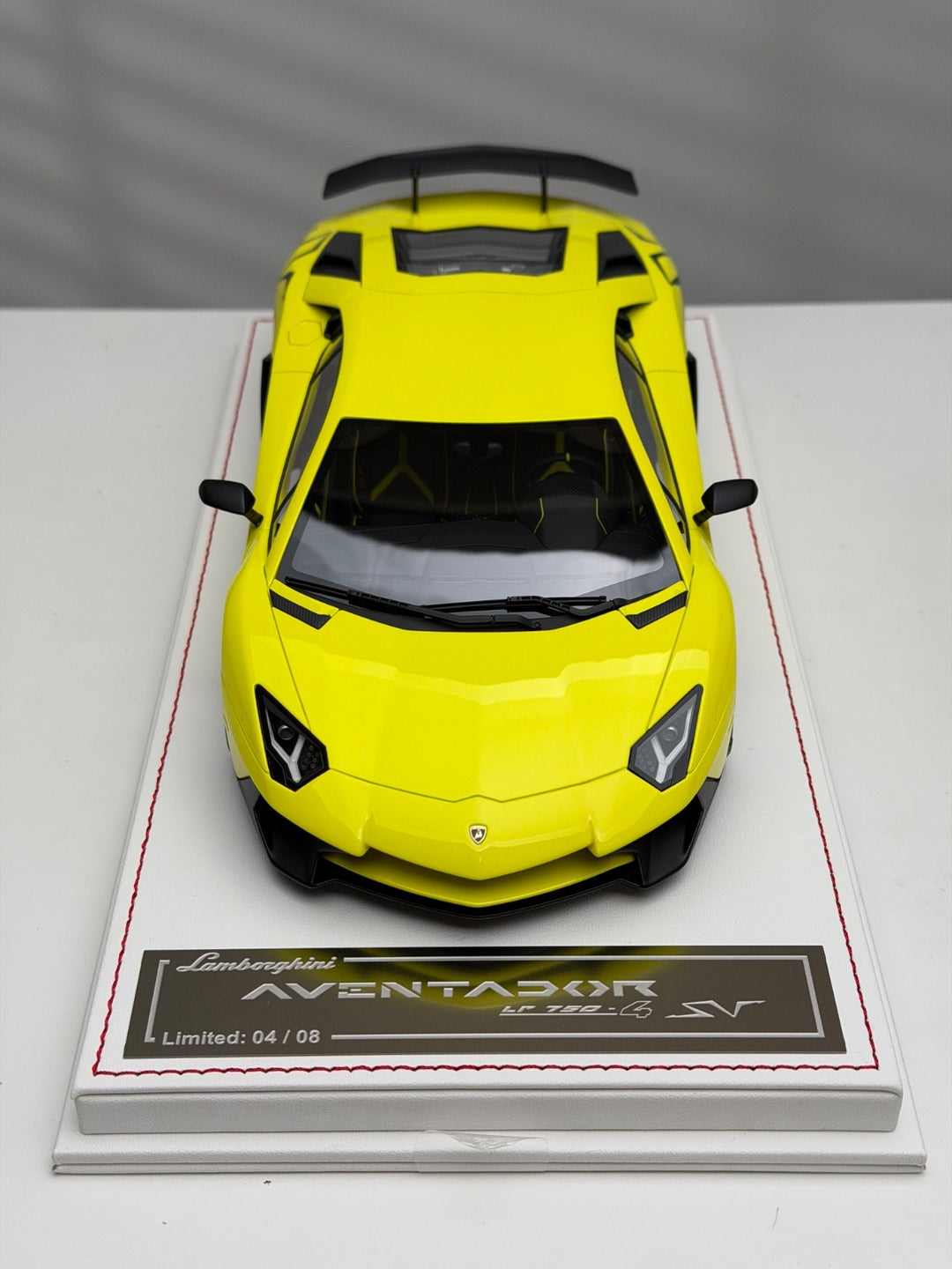 Lamborghini Aventador LP750-4 SV (Yellow) [Davis & Giovanni] 1/18 scale