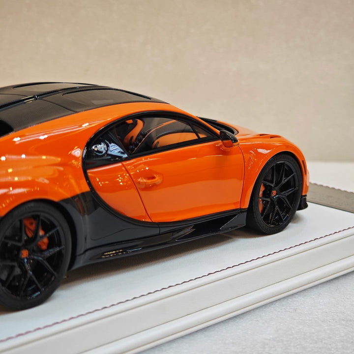 Bugatti Chiron Pur Sport (Orange/ Black) [Davis & Giovanni] 1:18 scale
