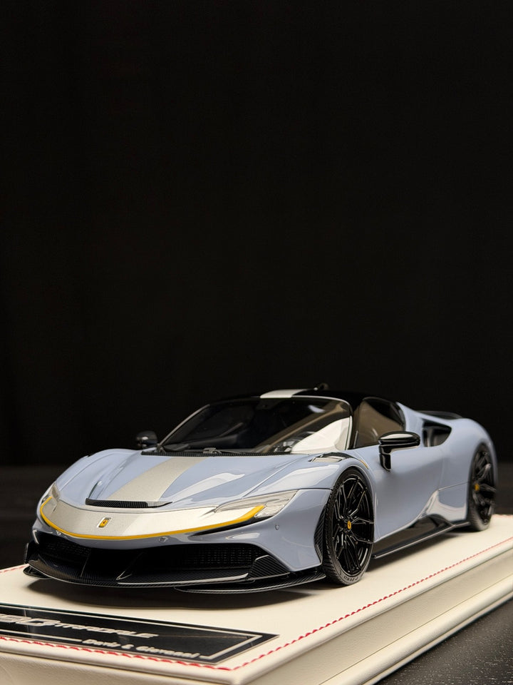 Ferrari SF90 Stradale NOVITEC (Gray/Silver Stripe) [Davis & Giovanni] 1:18 scale