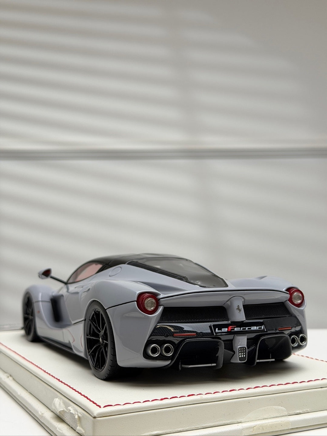 Ferrari LaFerrari (Gray) [Davis & Giovanni] 1/18 scale