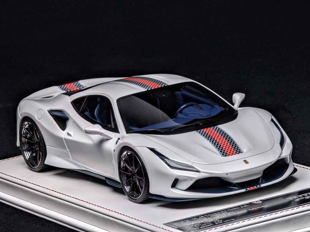 Ferrari F8 Tributo NOVITEC (Pearl White/stripe) [Davis & Giovanni] 1/18 scale