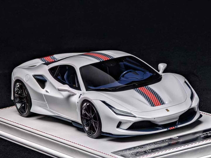 Ferrari F8 Tributo NOVITEC (Pearl White/stripe) [Davis & Giovanni] 1/18 scale