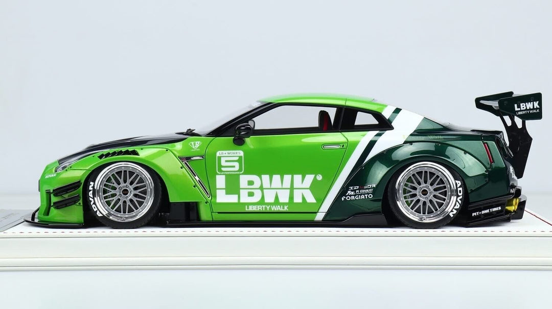 Nissan GTR R-35 Type 2 LBWK (Gloss Green) [Davis & Giovanni] 1/18 scale