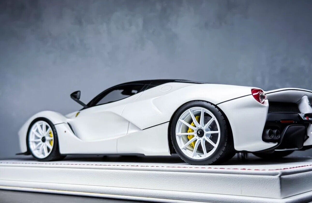 Ferrari LaFerrari (Gloss White) [Davis & Giovanni] 1:18 scale