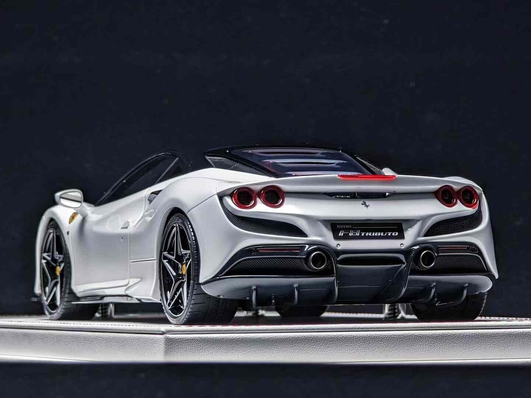 Ferrari F8 Tributo NOVITEC (Pearl White/stripe) [Davis & Giovanni] 1/18 scale