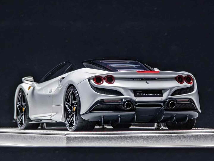 Ferrari F8 Tributo NOVITEC (Pearl White/stripe) [Davis & Giovanni] 1/18 scale