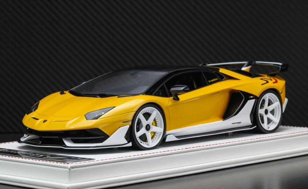Lamborghini Aventador SVJ (Yellow/ White) [Davis & Giovanni] 1/18 scale
