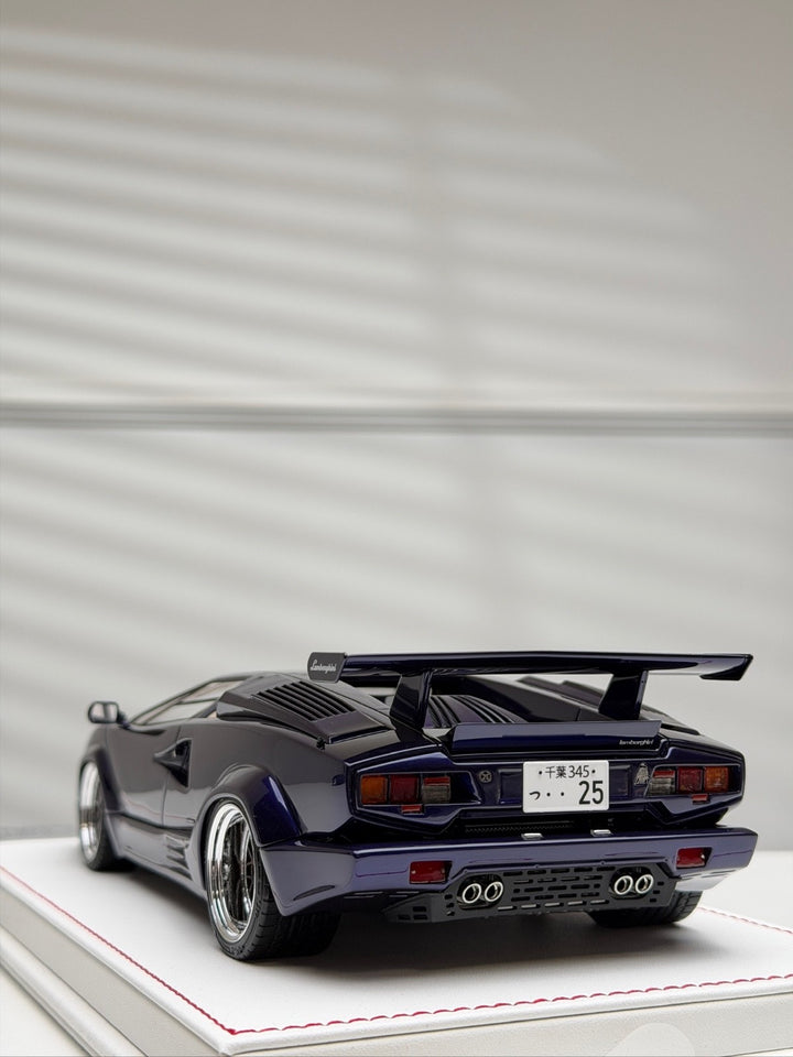 Lamborghini Countach (Midnight Purple) [Davis & Giovanni] 1/18 scale