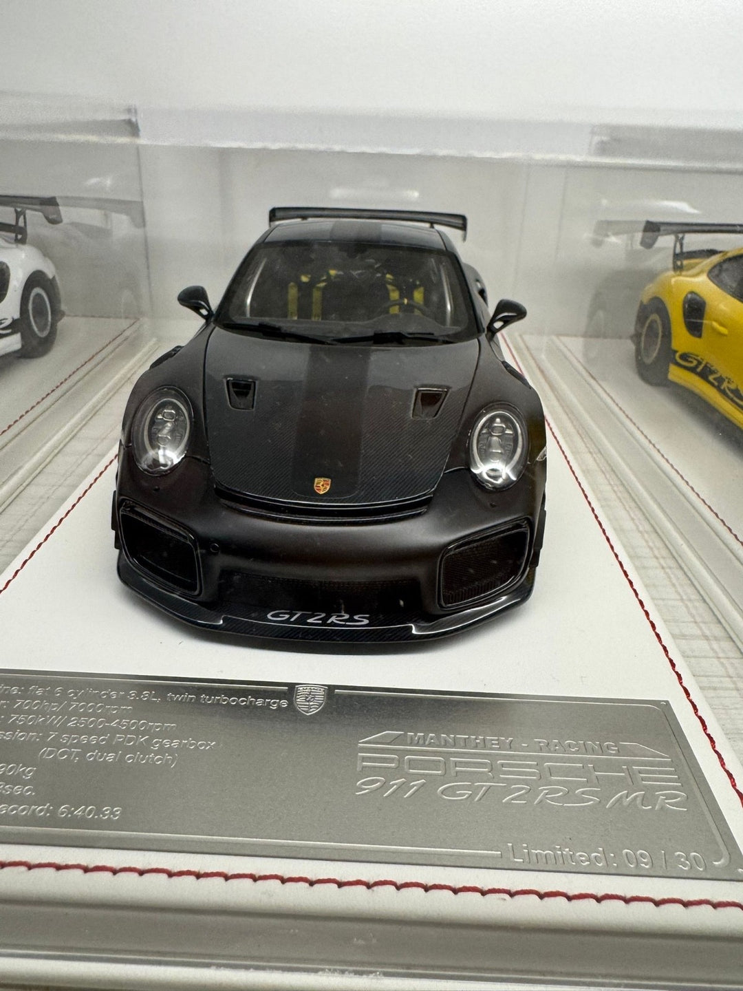 Porsche 911 GT2RS MR (Matte Black) [Davis & Giovanni] 1:18 scale