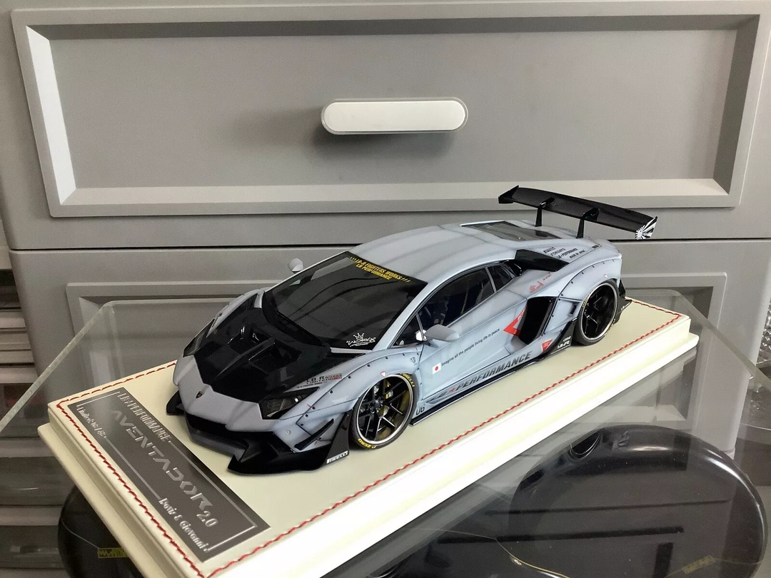 Lamborghini Aventador 2.0 LBWK (Matt Gray) [Davis & Giovanni] 1/18 scale