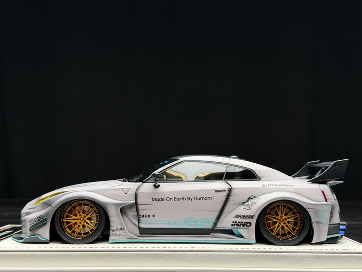 Nissan R35 GT-RR LBWK (Matte Gray/ Blue Accents) [Davis & Giovanni] 1/18 scale