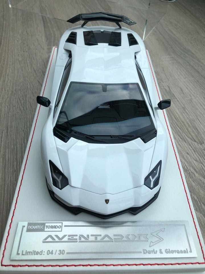 Lamborghini Aventador S NOVITEC (White) [Davis & Giovanni] 1:18 scale