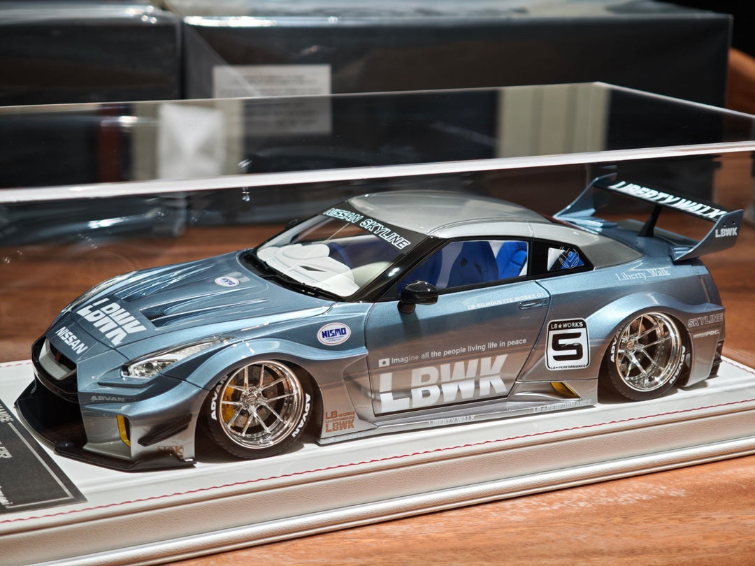 Nissan R35 GT-RR LBWK (Ice Blue Metallic) [Davis & Giovanni] 1/18 scale