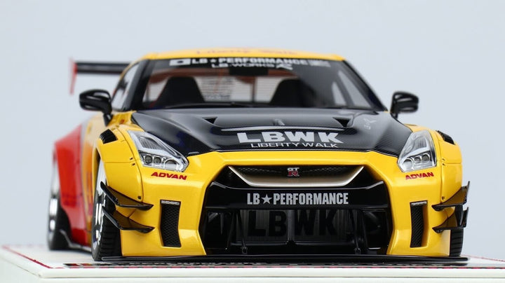 Nissan GTR R-35 Type 2 LBWK (Gloss Yellow/ Red) [Davis & Giovanni] 1/18 scale