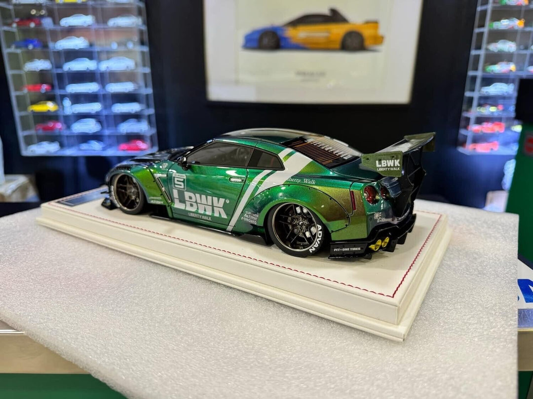 Nissan GTR R-35 Type 2 LBWK (Metallic Green) [Davis & Giovanni] 1/18 scale