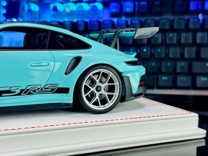 Porsche 911 GT3 RS (Tiff Blue) [Davis & Giovanni] 1/18 scale