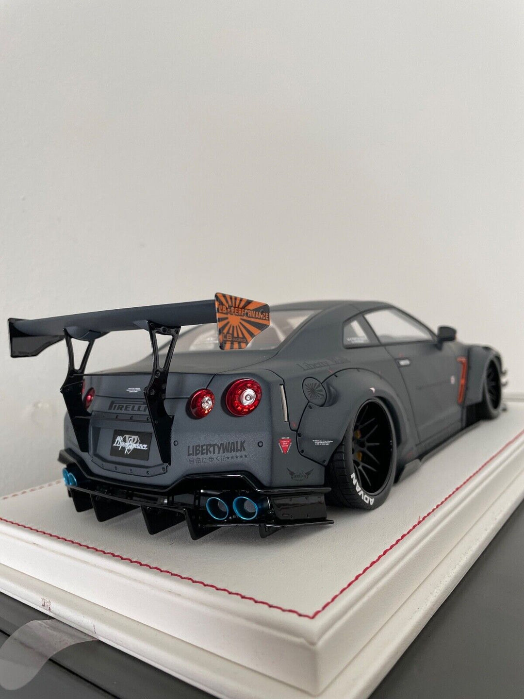 Nissan GT-R Type 2 LBWK (Matt Gray, Zero Fighter)[Davis & Giovanni] 1/18 scale
