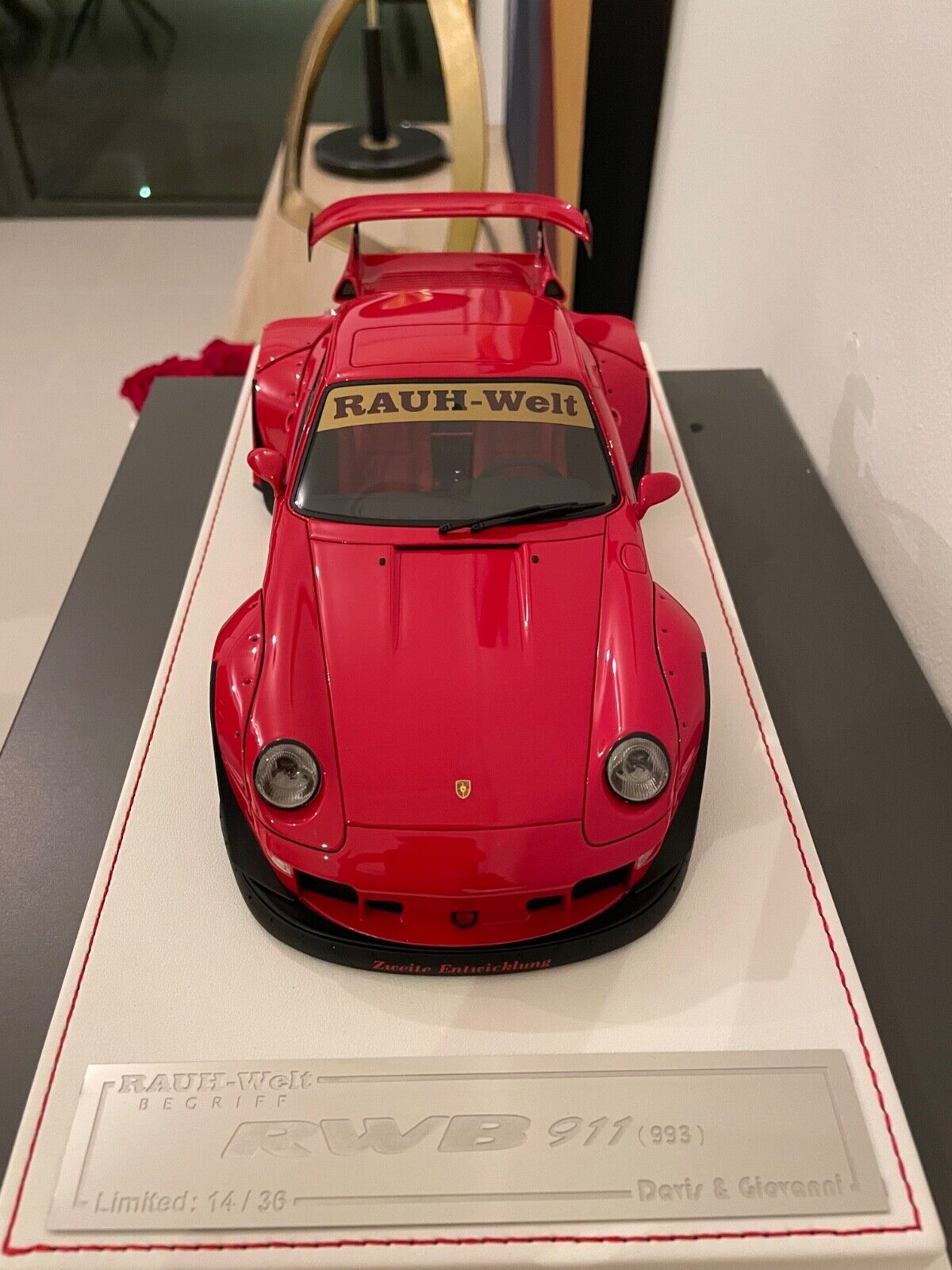 Porsche 911 993 RWB (Red Supreme) [Davis & Giovanni] 1/18 scale