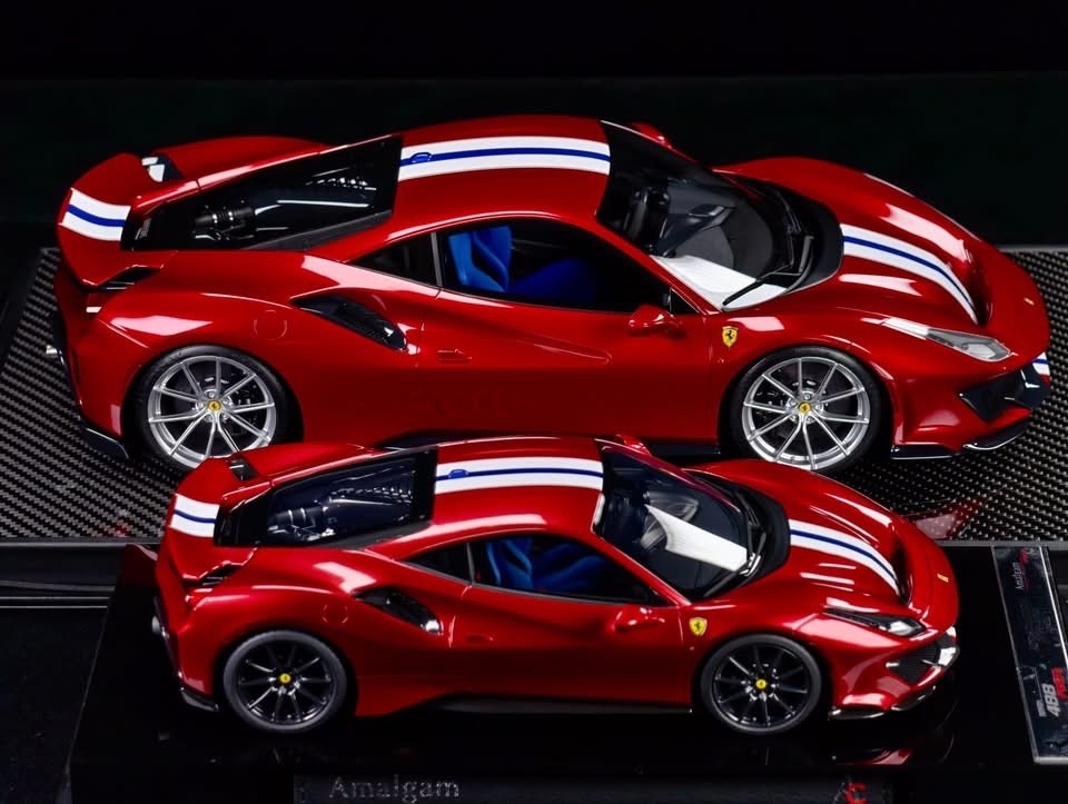 Ferrari 488 Pista (Rosso Magma, Blue/ White Stripe)[Davis & Giovanni] 1:12 scale