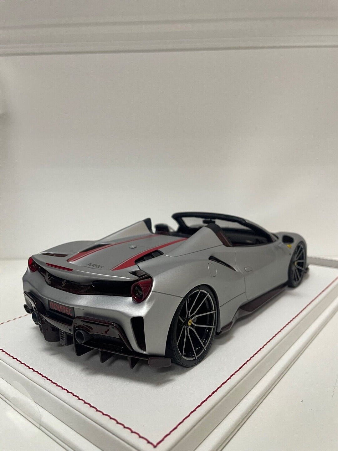 Ferrari 488 Pista Spider NOVITEC (Matt Silver) [Davis & Giovanni] 1/18 scale