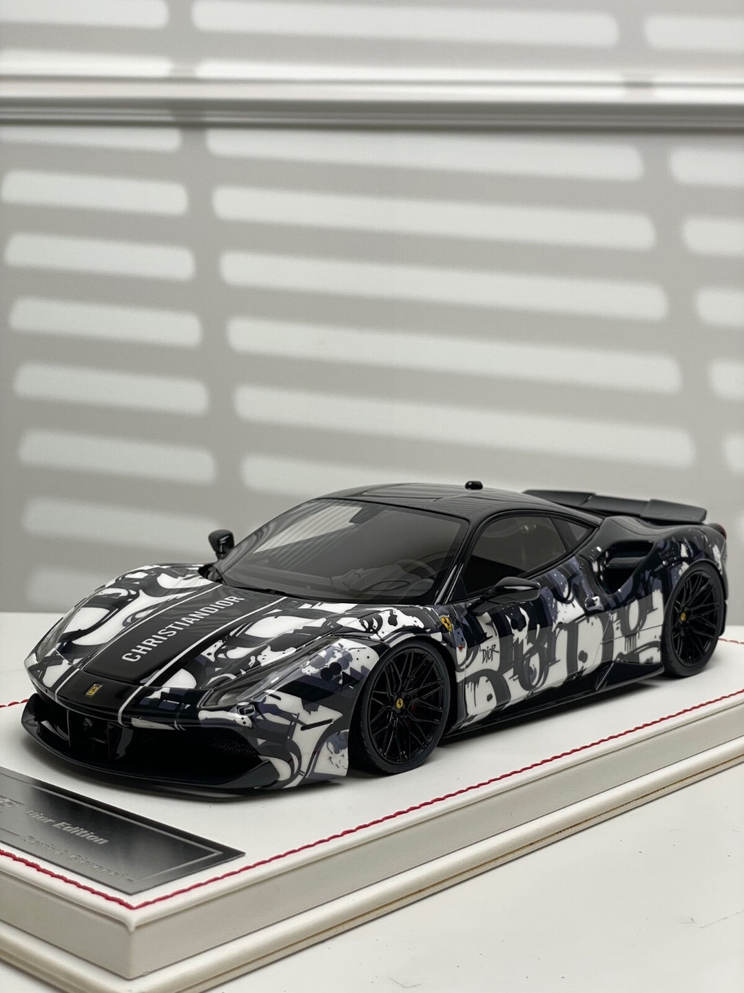 Ferrari 488 GTB NOVITEC (Dior Edition) [Davis & Giovanni] 1/18 scale