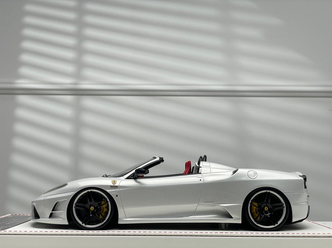 Ferrari 16M Scuderia Spider NOVITEC (Pearl White) [Davis & Giovanni] 1/18 scale