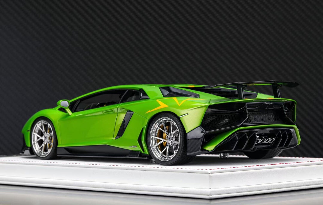 Lamborghini Aventador LP750 SV LBWK (Metallic Green)[Davis & Giovanni]1:18 scale