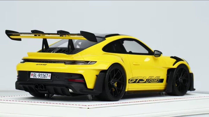Porsche 911 GT3 RS (Yellow/ Carbon Fiber) [Davis & Giovanni] 1/18 scale