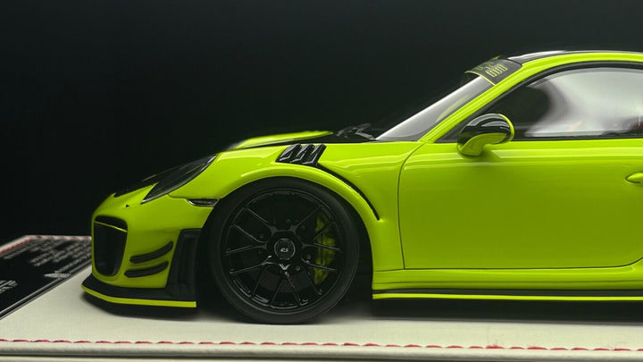 Porsche 911 GT2RS MR (Acid Green) [Davis & Giovanni] 1/18 scale - 1 OF 1