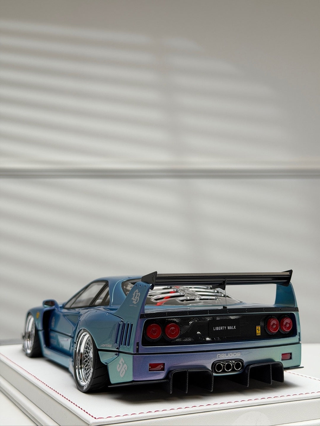 Ferrari F40 LBWK (Chameleon Blue Purple) [Davis & Giovanni] 1/18 scale