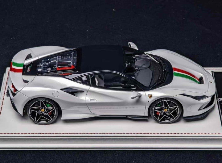Ferrari F8 Tributo NOVITEC (Pearl White/stripe) [Davis & Giovanni] 1/18 scale