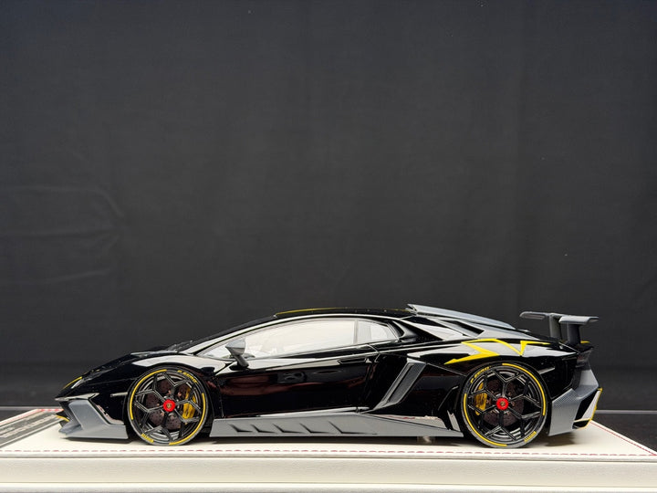 Lamborghini Aventador LP750-4 SV NOVITEC (Black) [Davis & Giovanni] 1:18 scale