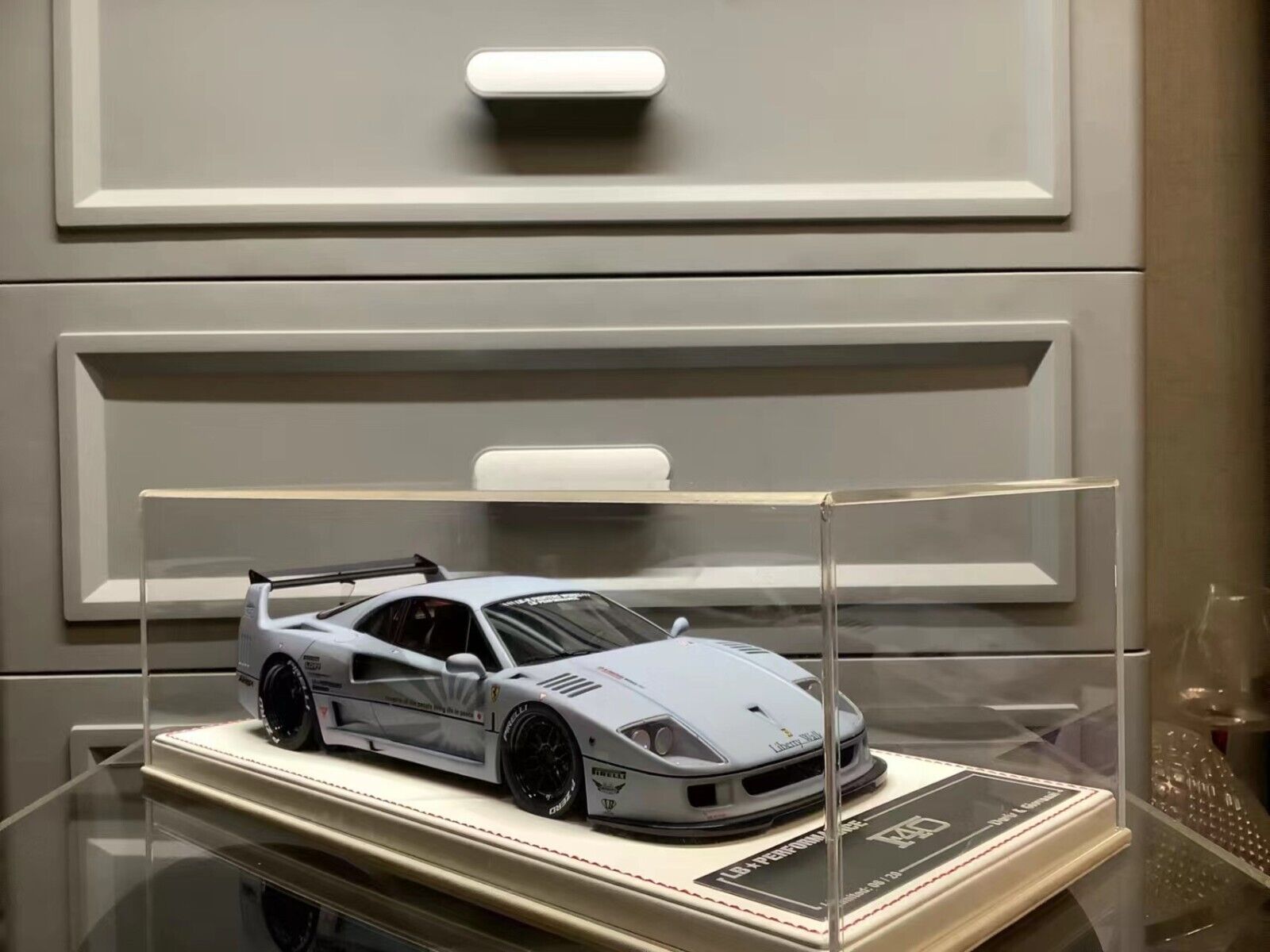 Ferrari F40 LBWK (Matte Gray) [Davis & Giovanni] 1/18 scale