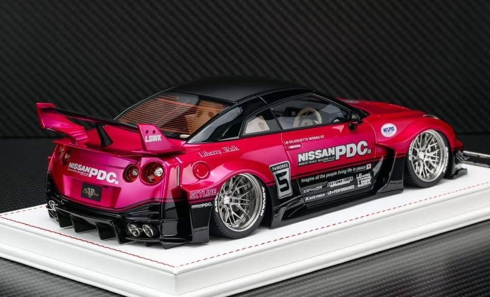 Nissan R35 GT-RR LBWK (Metallic Pink/ Black) [Davis & Giovanni] 1/18 scale