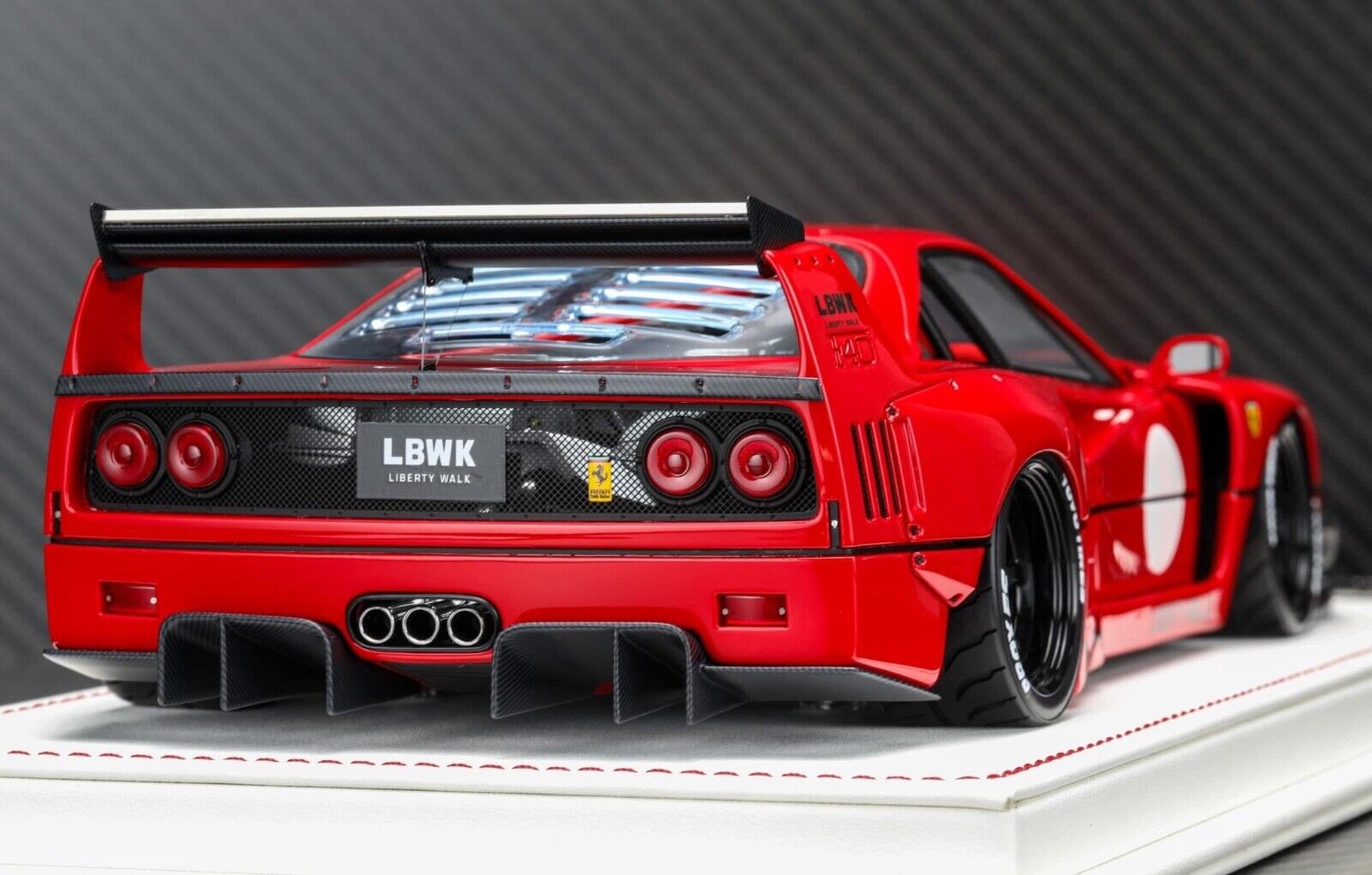 Ferrari F40 LBWK (Rosso Corsa) [Davis & Giovanni] 1/18 scale