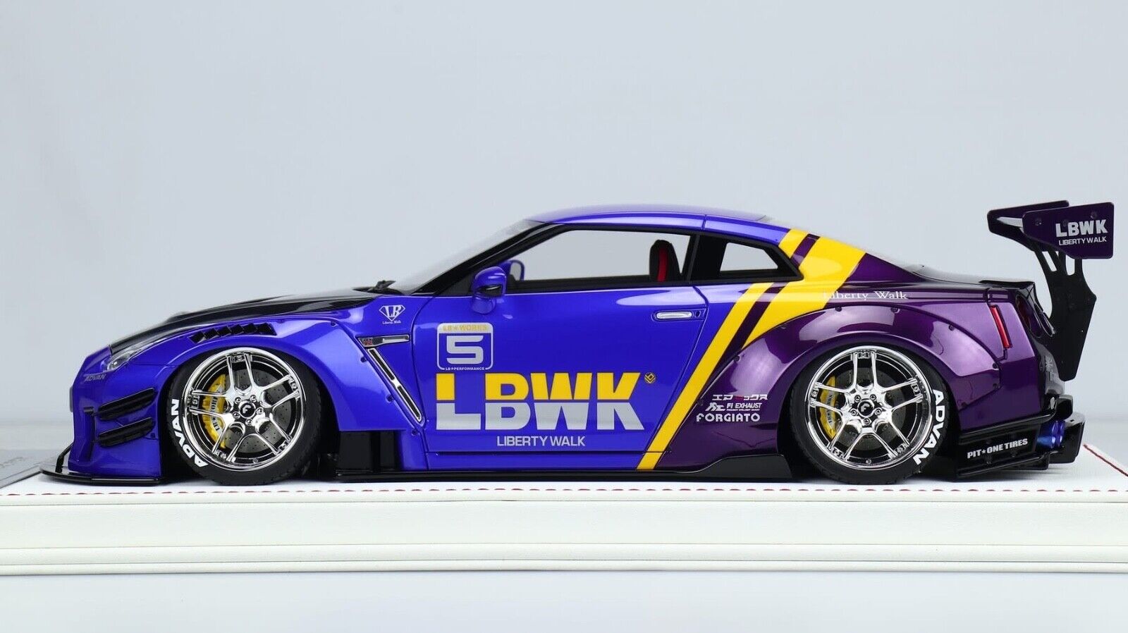 Nissan GTR R-35 Type 2 LBWK (Gloss Blue/ Purple) [Davis & Giovanni] 1/