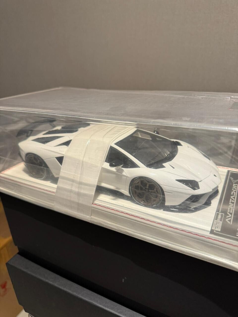 Lamborghini Aventador S NOVITEC (White) [Davis & Giovanni] 1/18 scale