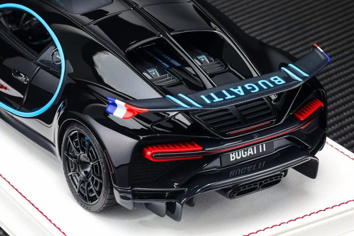 Bugatti Chiron Pur Sport (Metallic Black/ Blue) [Davis & Giovanni] 1:18 scale