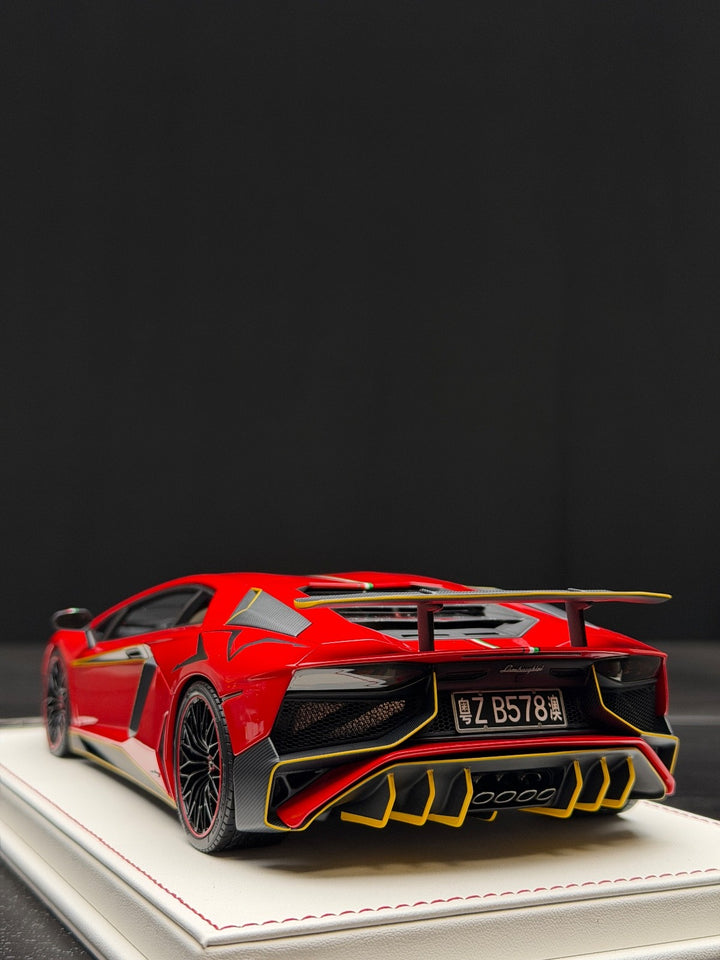 Lamborghini Aventador LP750-4 SV (Red/ Italy Flag) [Davis & Giovanni] 1:18 scale