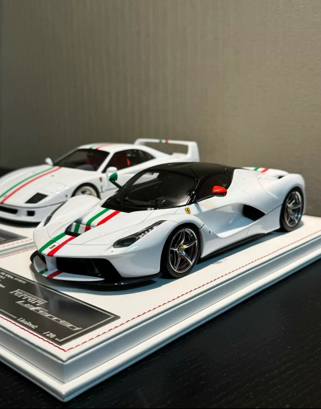 Ferrari LaFerrari (White/ Italy Flag Stripe) [Davis & Giovanni] 1/18 scale