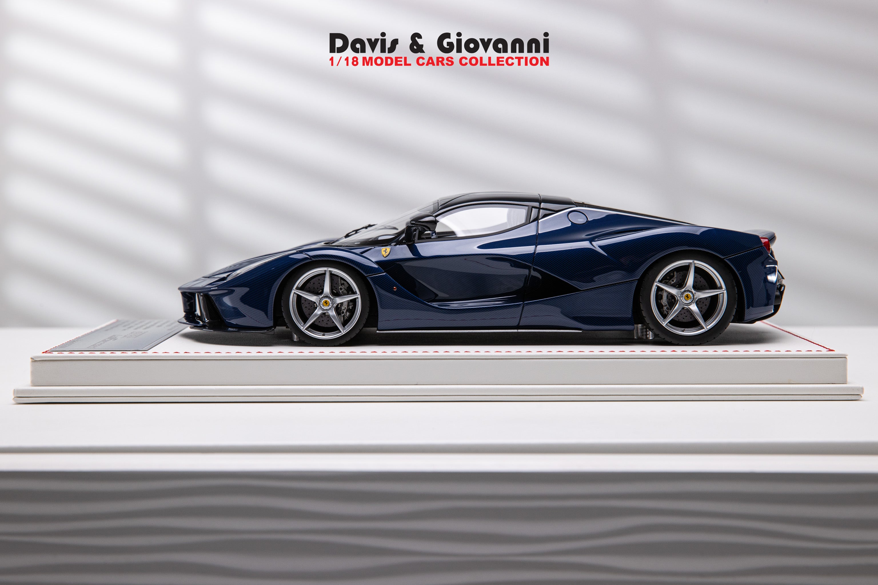 Ferrari LaFerrari (Blue Carbon Fiber) [Davis & Giovanni] 1/18 scale